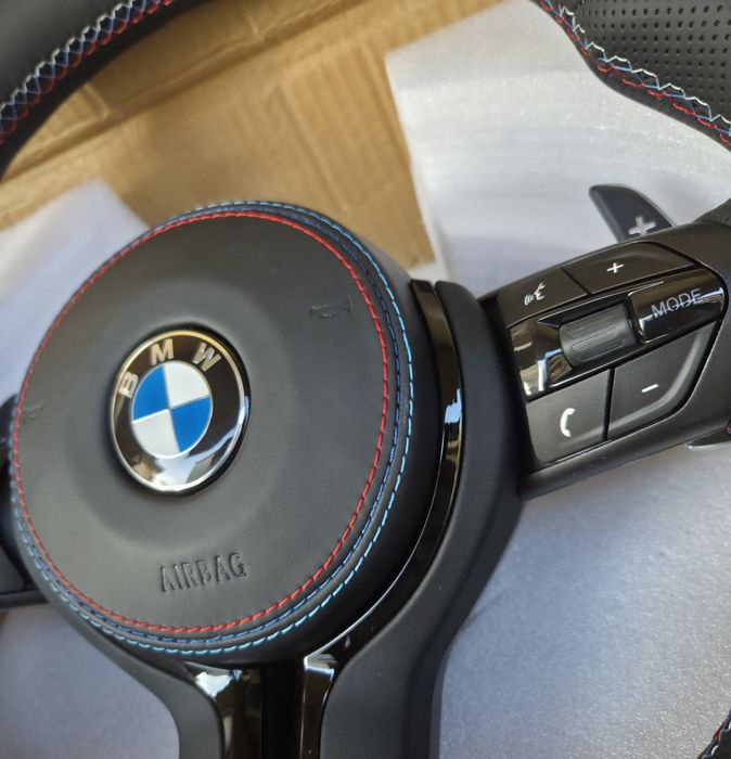 М волан за BMW Ф10 F10 Ф11 F11 Ф01 F01 Ф06 F06 спортен кожен с еърбег шит 3-цветен конец М пакет стил М5 БМВ Ф07 F07 GT Ф18 F18 перфектен тунинг