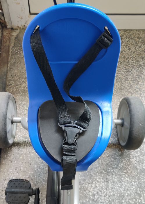 Триколка с Педали за деца от 2 до 4 г. + Чадър и Спирачка ITALTRIKE