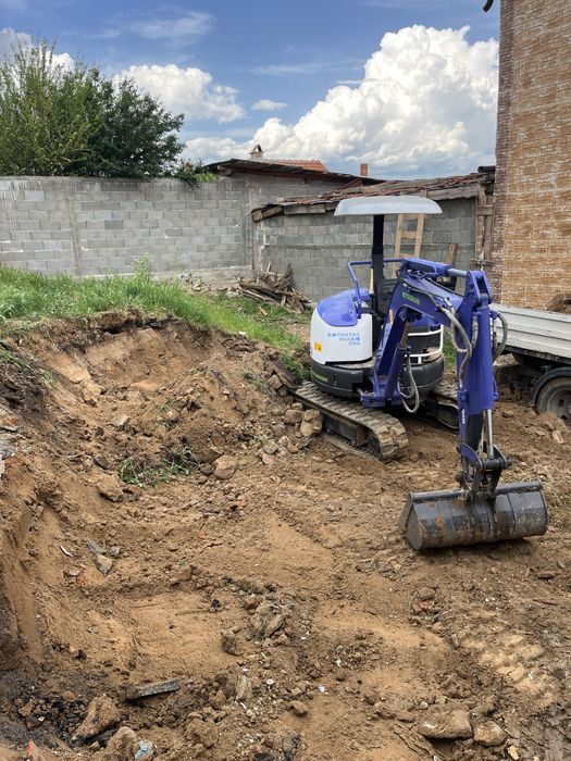 Изкопни услуги с мини багер и самосвал