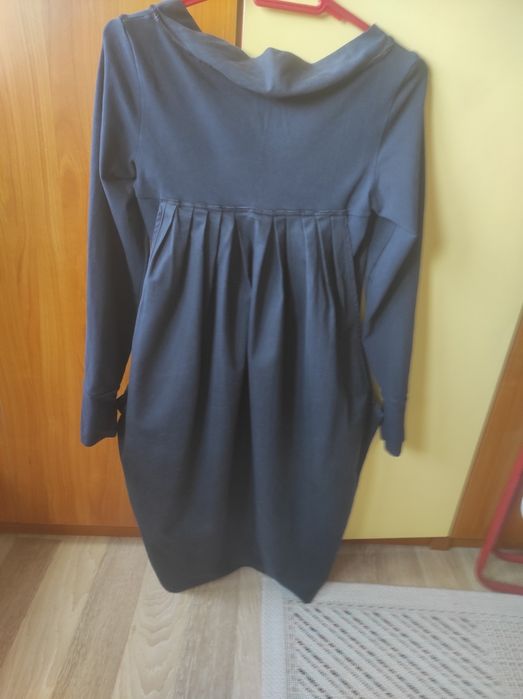 Тъмносиня рокля от трико