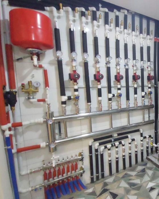 Продаётся свой готовый евродом 3 уровневый  отличный локация.