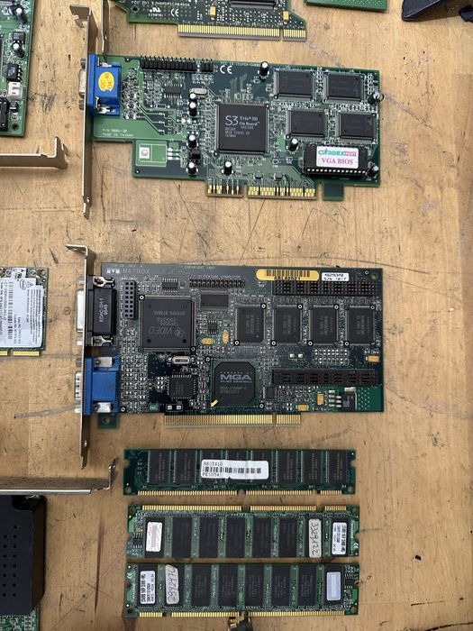 Vand mai multe componente pc vechi PRET PE TOT