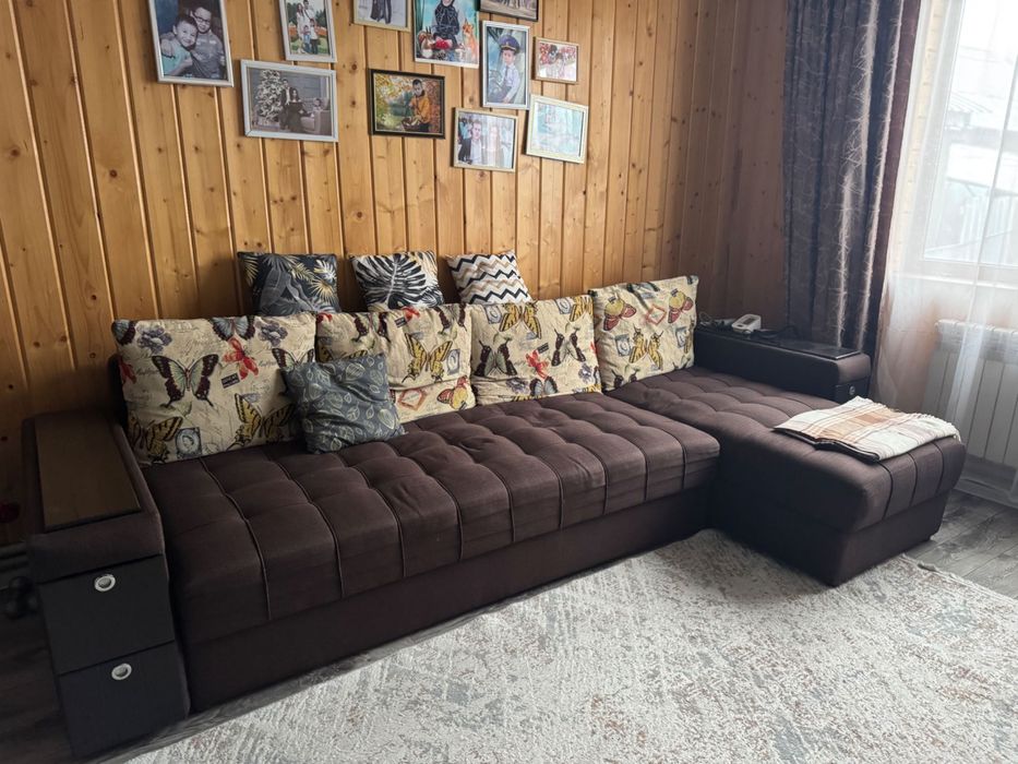 Продам диван угловой