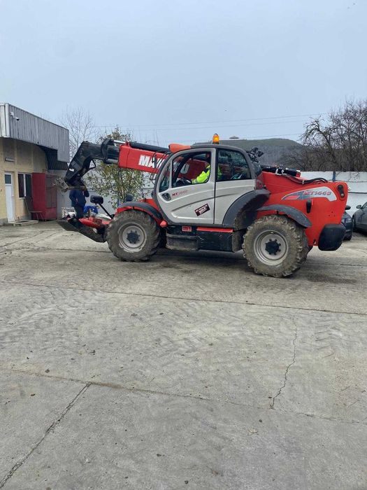 Servicii automacarale Tecuci – ridicări și manipulare utilaje | Rapid și profesionist