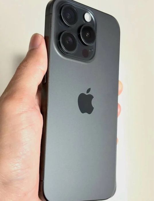 Срочно продам айфон 15 про