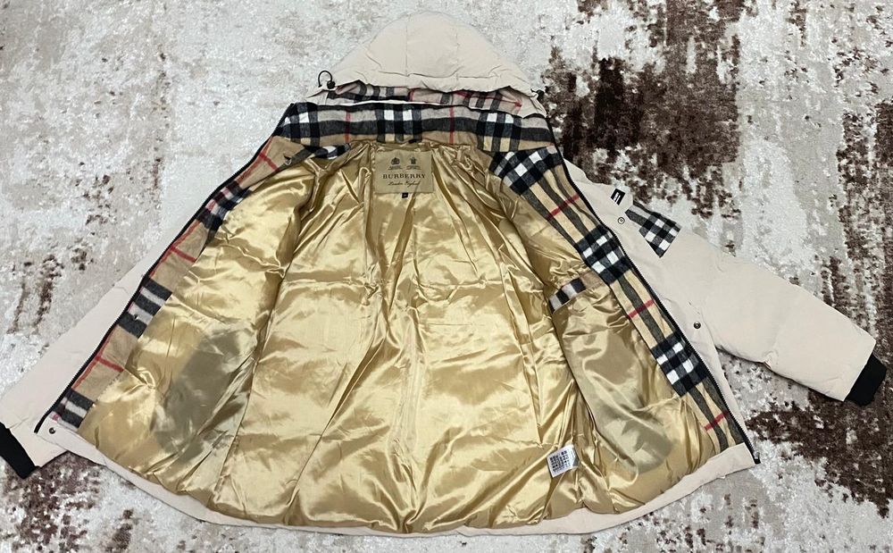 Vând geaca noua de bărbați Burberry