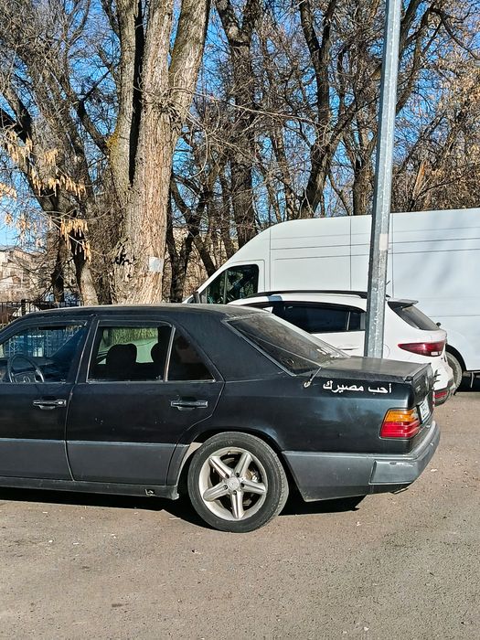 Продается Mercedes-Benz 124 E220