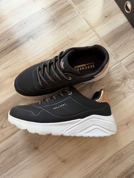 Спортни обувки за момиче Skechers