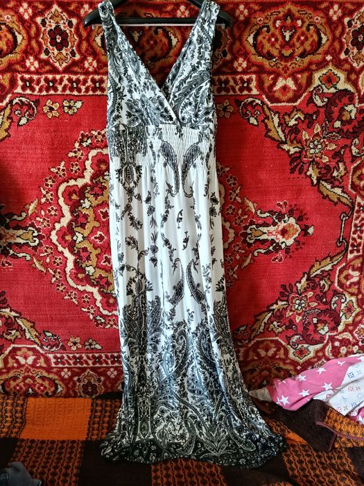 Верхняя женская одежда.