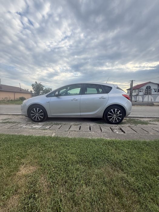 Opel astra j 2011