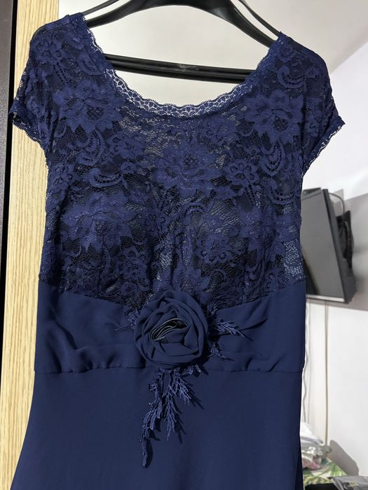 Дълга    тъмно   синя    рокля