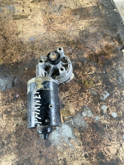 Моторче предни чистачки за пежо партнер ситроен берлинго