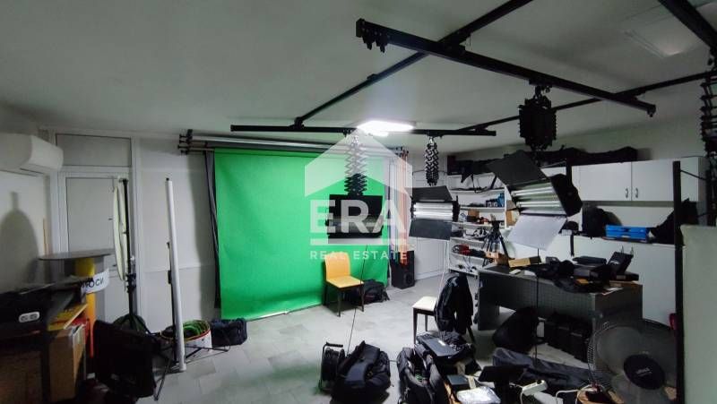 Търговско помещение в идеален център