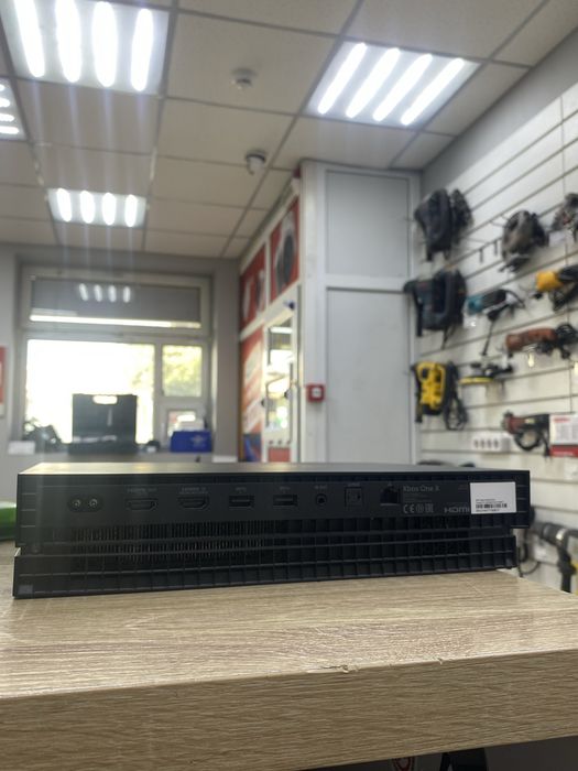 Xbox One X (osp14)