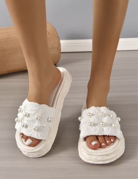 Летни бели дамски чехли с перли 36 размер