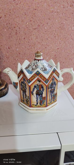 Продам чайники мамины