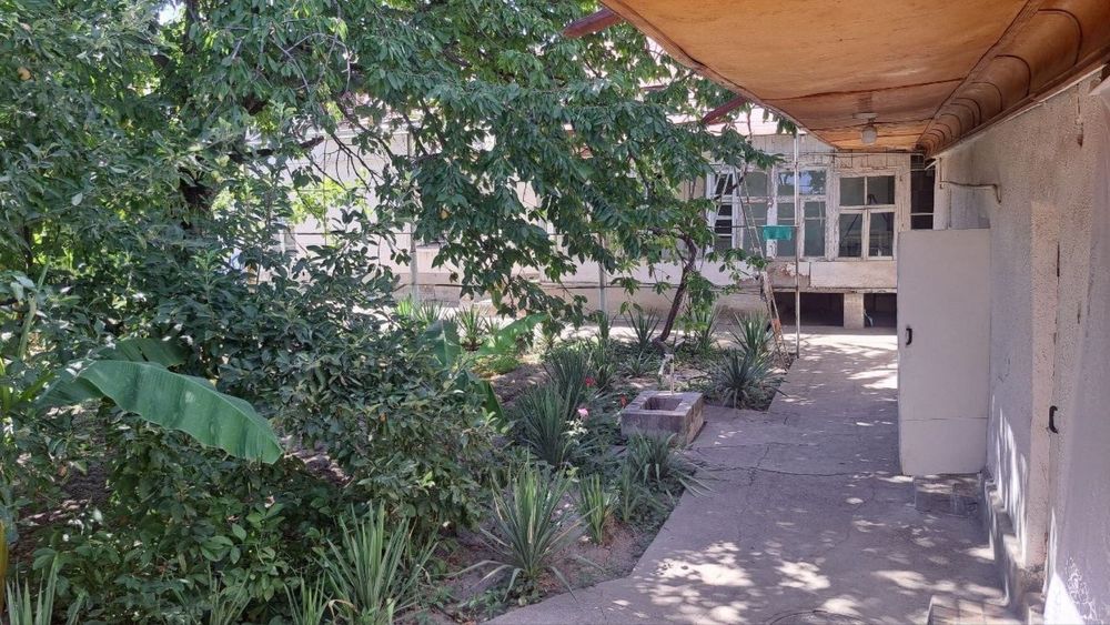 дом под слом  Вдоль дороги первая линия  Ботаника-таштюрьма