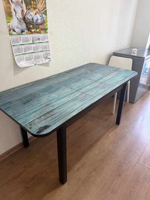 Стол продается обеденный стол