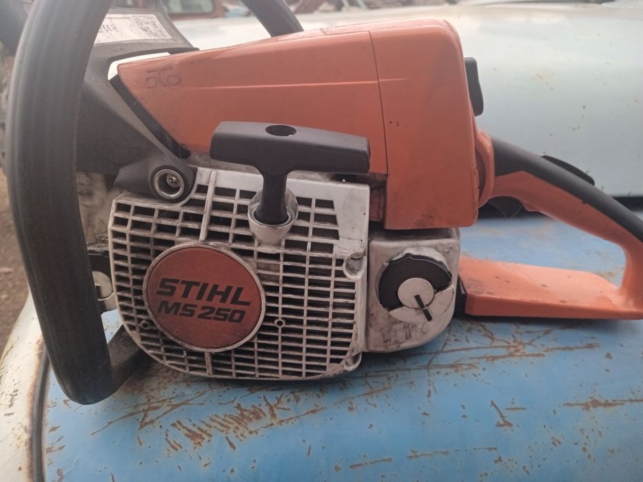 Продам бензопилу штиль мс250