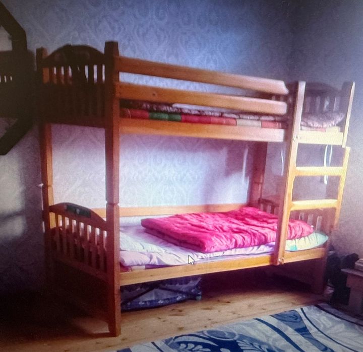 Екі қабатты ағаш төсек