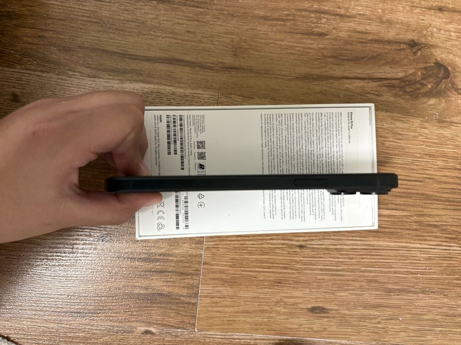 Продавам iphone 15 plus-128gb Black