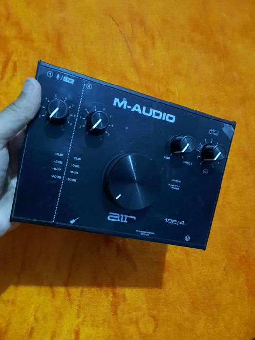 Mikrafon b1 va Zvukavoy karta M-AUDIO 192|4