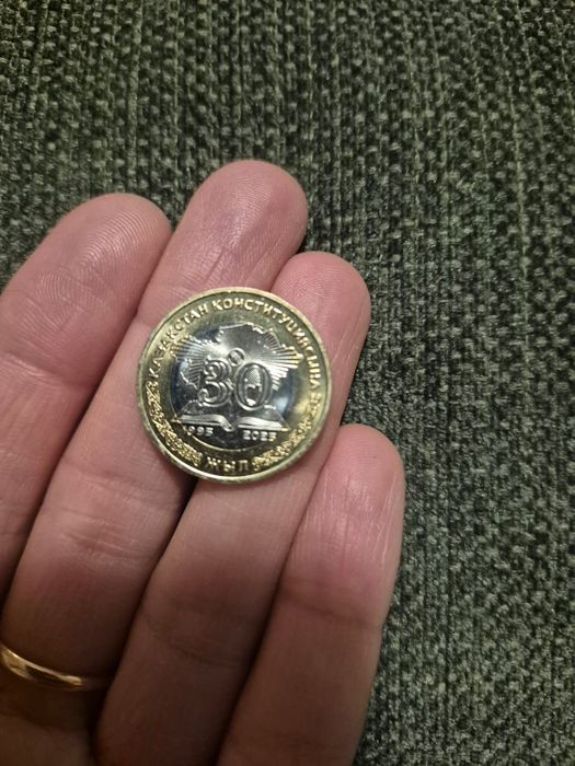 Продам новые 100 тг