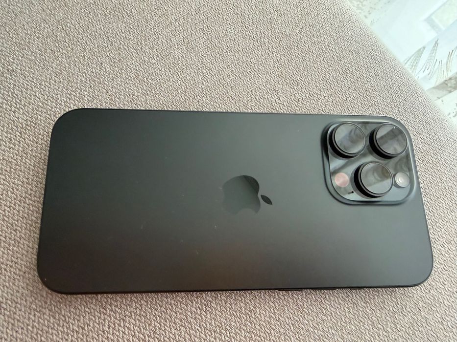 Vând IPhone 16 pro Max