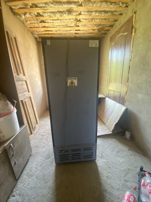 Модель халадельник:  "Powered by LG compressor"