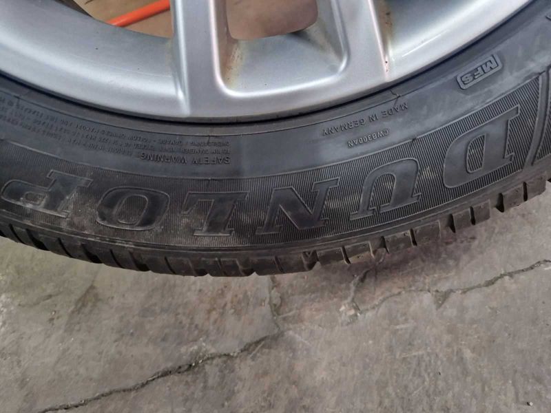 4 броя Dunlop R18 235/55/ 
зимни гуми 
DOT1121