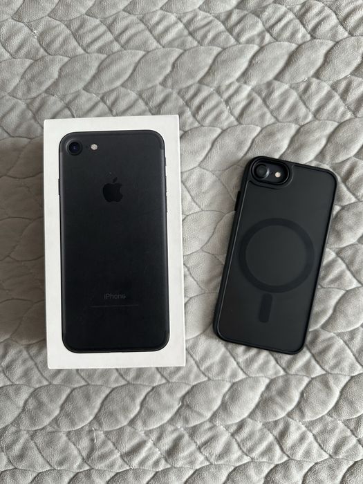 iPhone 7 в хорошем состоянии