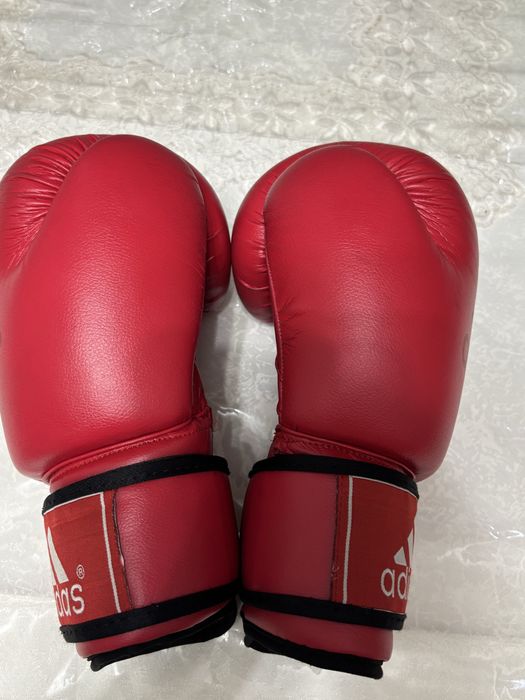 Перчатки adidas 12 oz