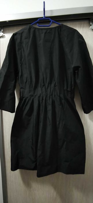 Vând rochie COS, 40, neagra, midi, noua