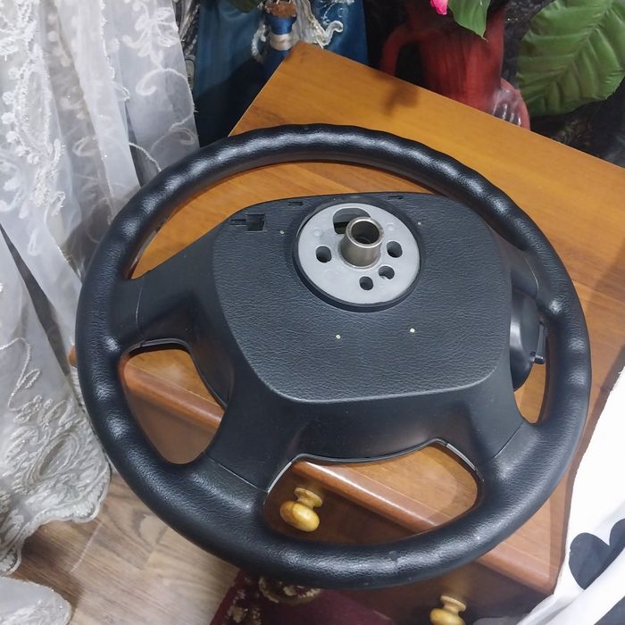 A'lo holatdagi jentrani ruli sotiladi.