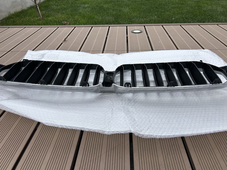 Grila ORIGINALA BMW seria 5, G30, G31