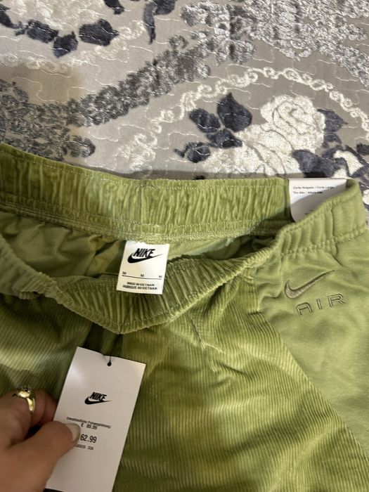 Pantaloni raiat Nike M si L