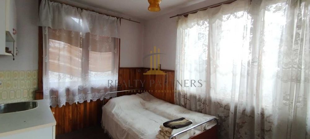 Продава се Къща в с. Дивотино, Област Перник - 180 кв.м за 556 €/кв.м - Снимка #3