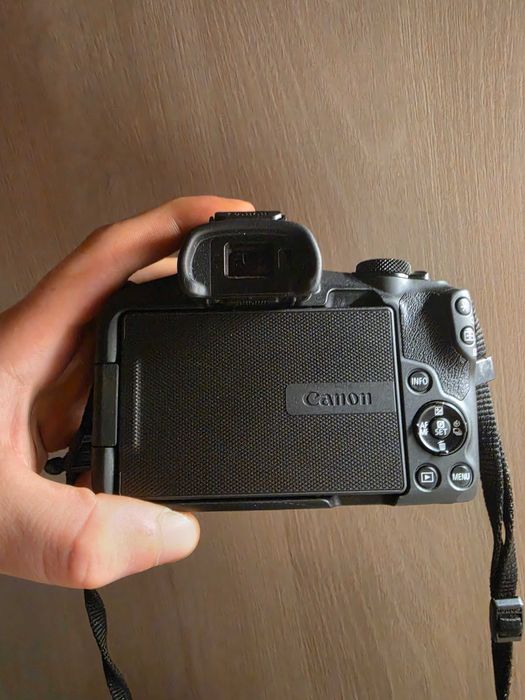 Фотоапарат Canon EOS R50