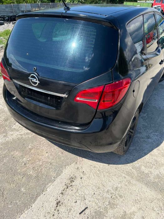 Opel Meriva 1.7 CDTi 2011 На Части