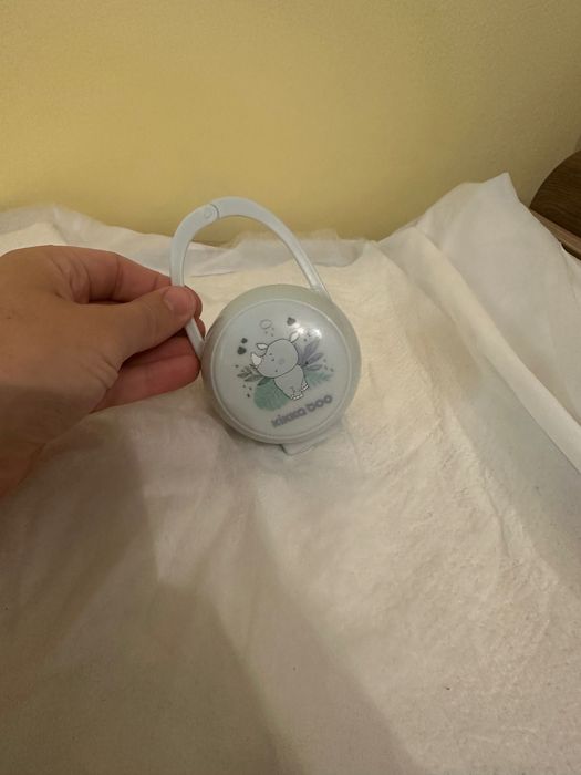 Стерилизатор, шишета и артикули за кърмене