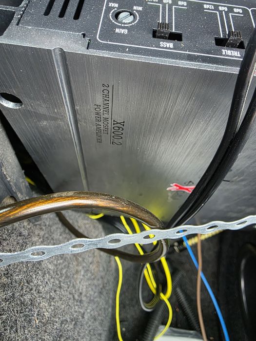 Vand subwoofer auto si statie