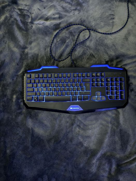 Геймърска клавиатура canyon