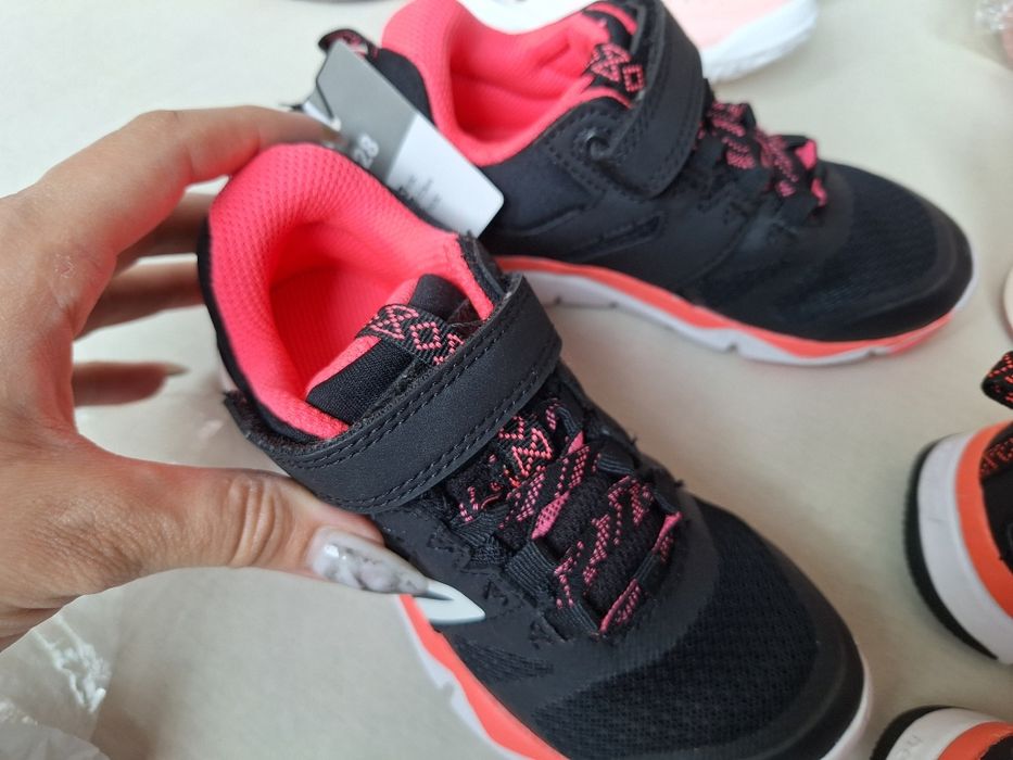 Нови светещи кецове за момиченце, размер 28