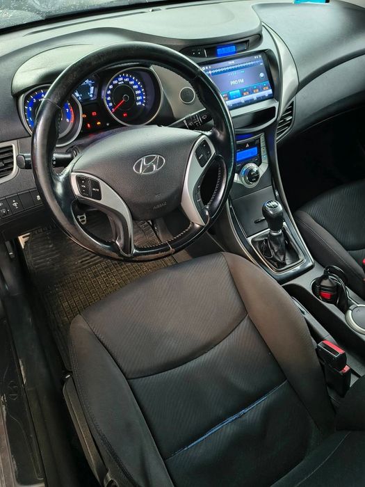 Hyundai Elantra 2012 | 1.6 Benzină