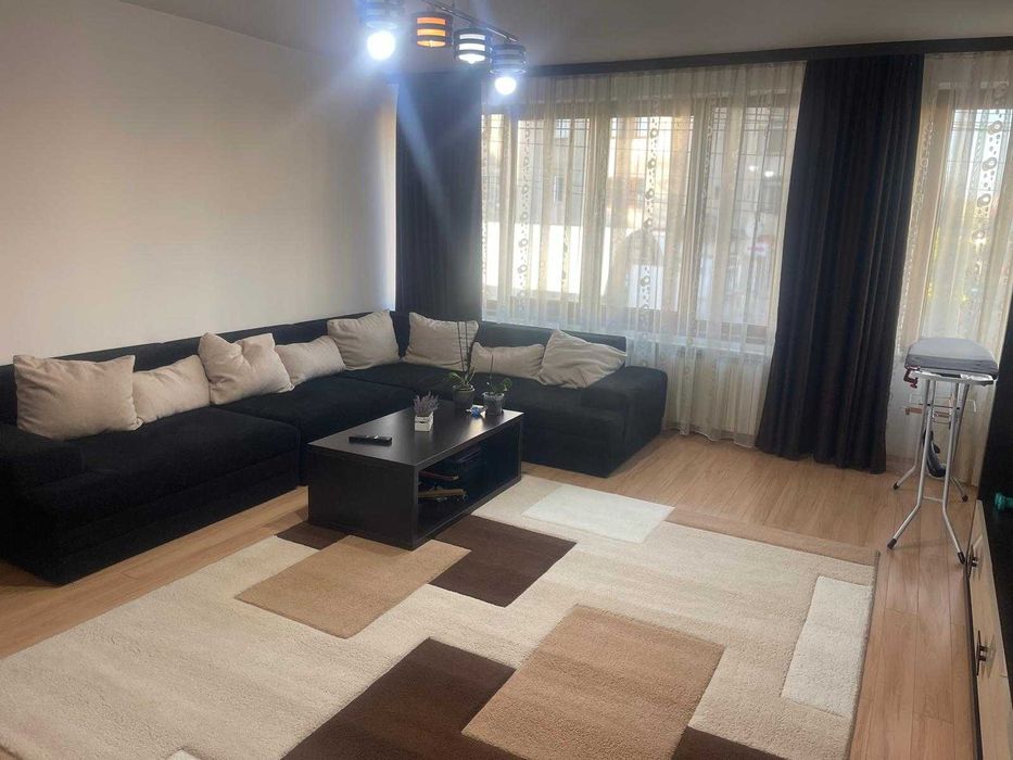 Închiriez apartament 3 camere