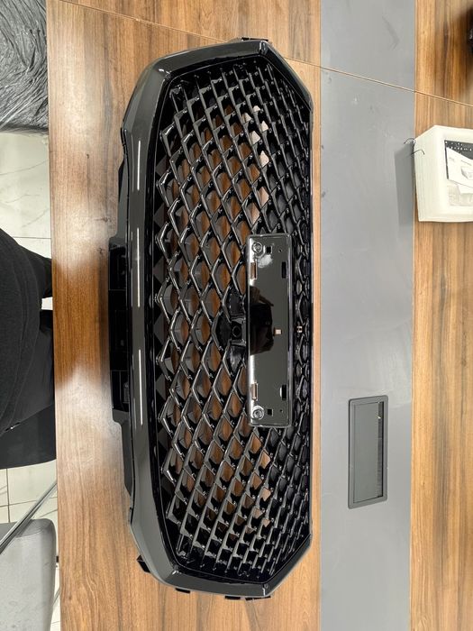 H6 решетка радиатора черный