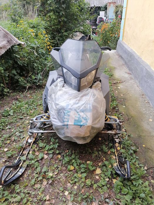 Продам снегоход Брп сами 800