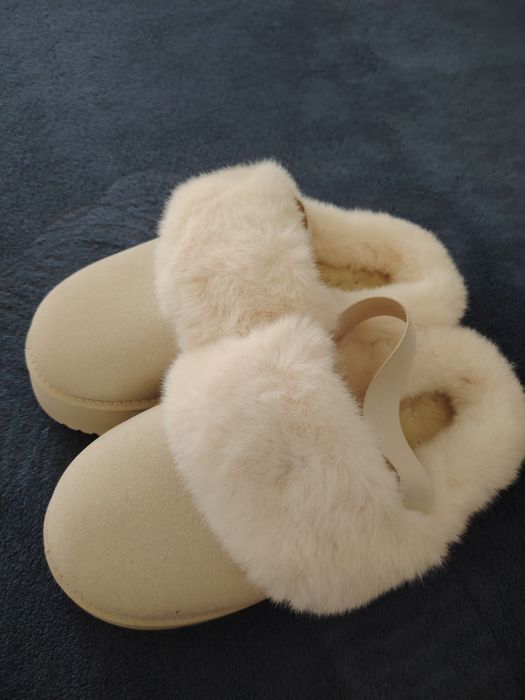 UGG mărimea 39 merge și 40