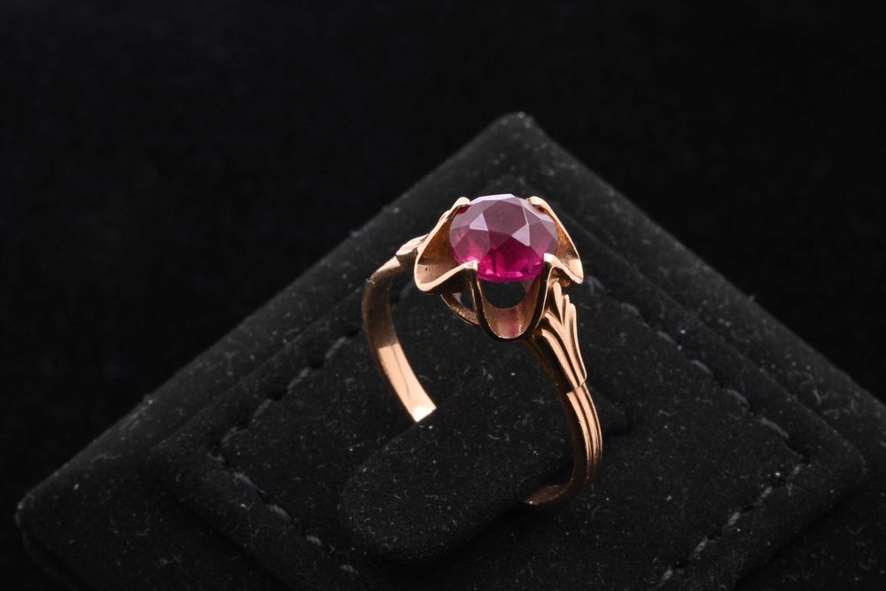 Златен Пръстен с Рубин Съветски Съюз ( Русия) 583 ( 14к)