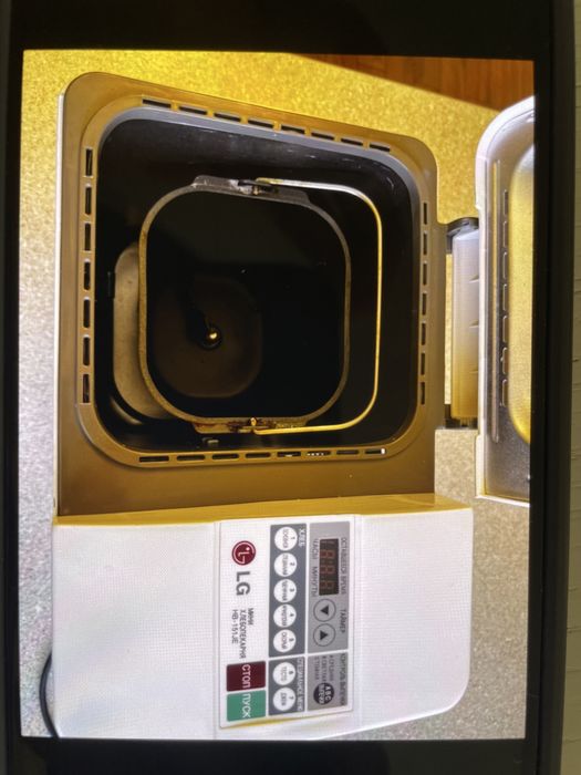 Продам хлебопечку LG